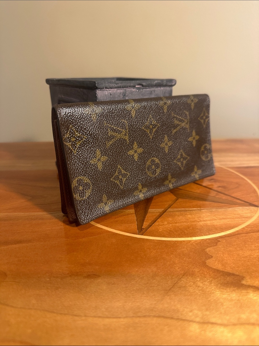 Authentic Louis Vuitton Monogram Braza Wallet.